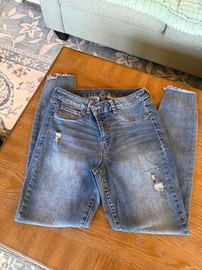 Classic Distressed RewashWomen's Blue Jeans